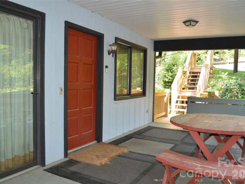 184 Laurel Road, Arden, NC 28704.  MLS# CAR4405631, YatesRealty ID 39953. 