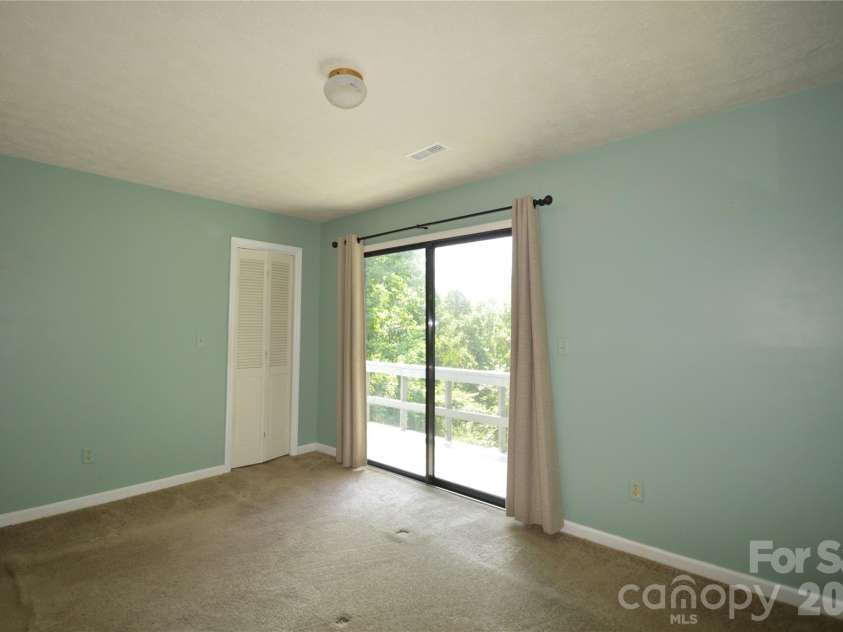 184 Laurel Road, Arden, NC 28704.  MLS# CAR4405631, YatesRealty ID 39953. 