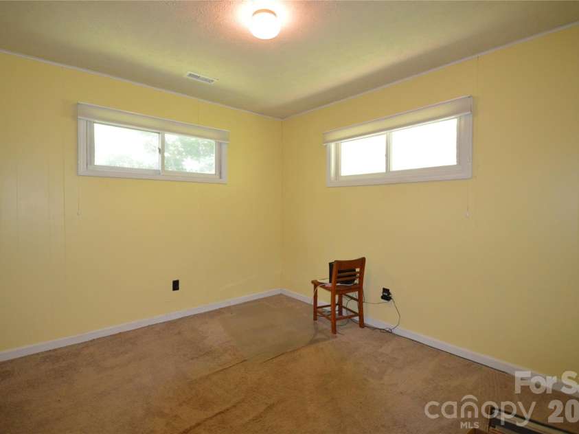 184 Laurel Road, Arden, NC 28704.  MLS# CAR4405631, YatesRealty ID 39953. 