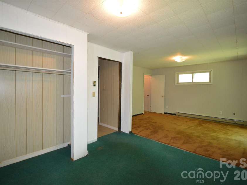 184 Laurel Road, Arden, NC 28704.  MLS# CAR4405631, YatesRealty ID 39953. 