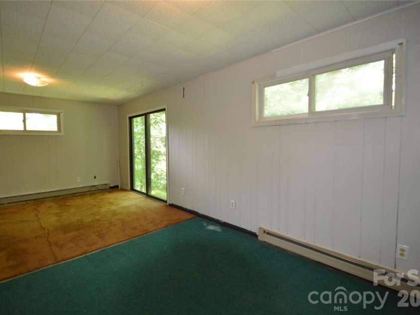 184 Laurel Road, Arden, NC 28704.  MLS# CAR4405631, YatesRealty ID 39953. 