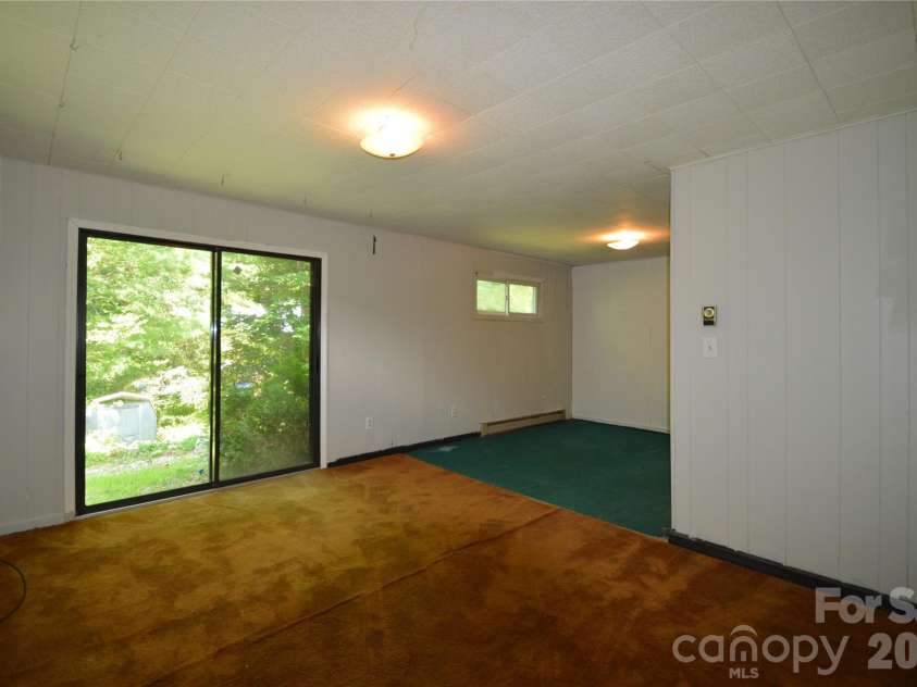 184 Laurel Road, Arden, NC 28704.  MLS# CAR4405631, YatesRealty ID 39953. 