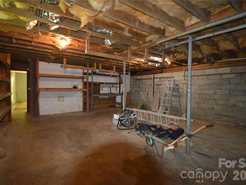 184 Laurel Road, Arden, NC 28704.  MLS# CAR4405631, YatesRealty ID 39953. 