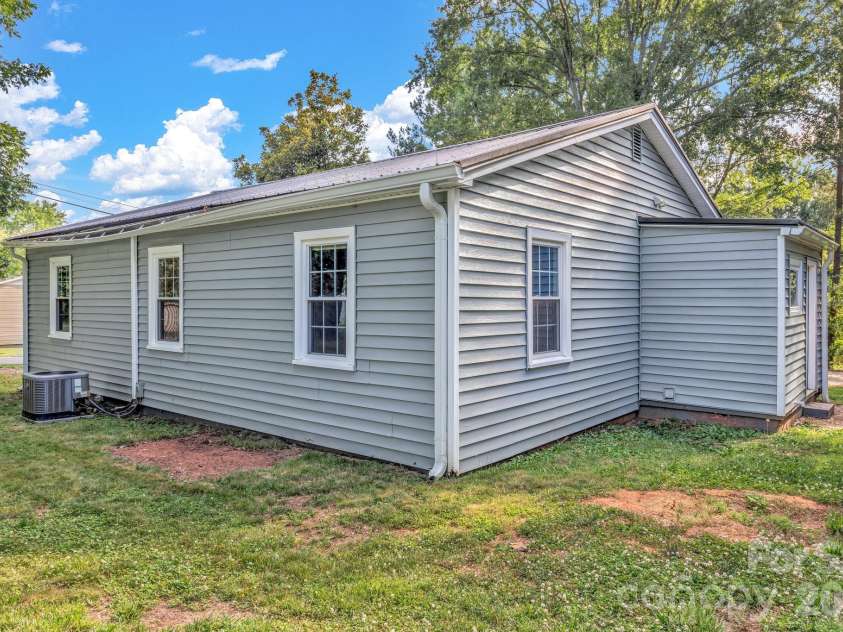 137 J E Morrow Street, Forest City, NC 28043.  MLS# CAR4393580, YatesRealty ID 39955. 