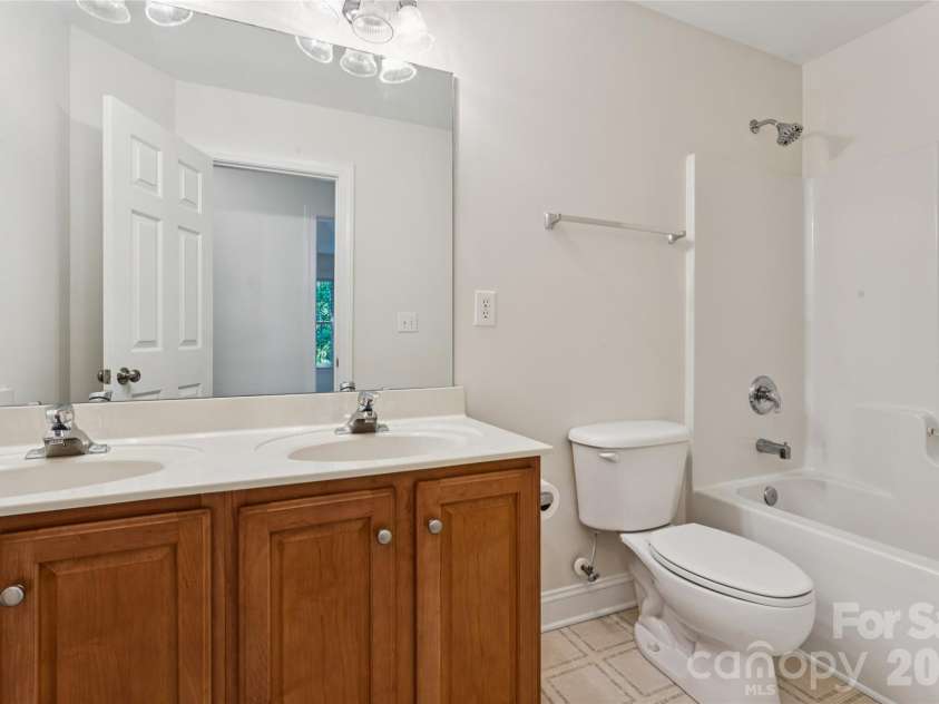 9727 Devonshire Drive, Huntersville, NC 28078.  MLS# CAR4398845, YatesRealty ID 39956. Full Bath on upper floor