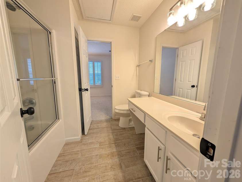 417 Scarlett Lane, Fort Mill, SC 29715.  MLS# CAR4404012, YatesRealty ID 39960. Full Bathroom