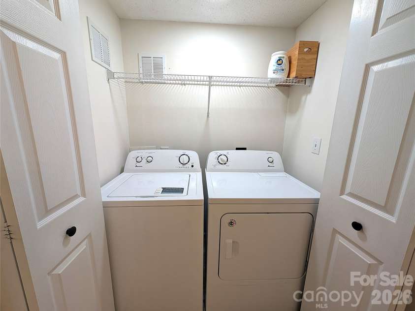417 Scarlett Lane, Fort Mill, SC 29715.  MLS# CAR4404012, YatesRealty ID 39960. Laundry
