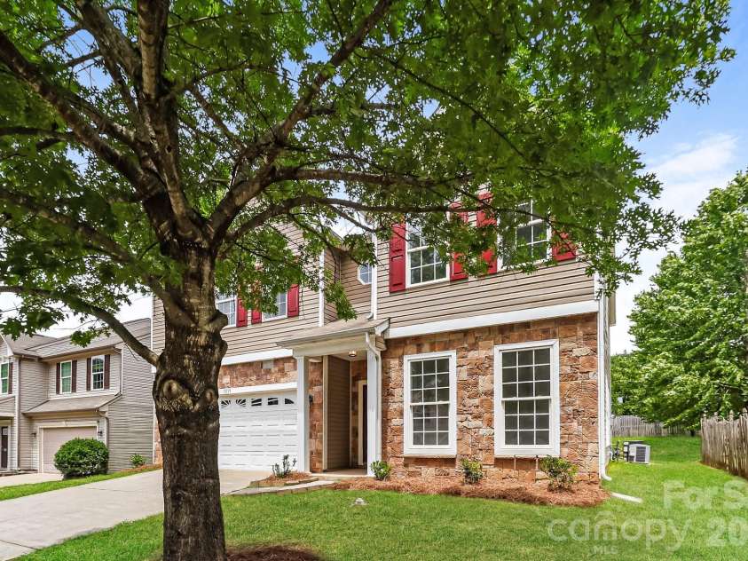 9039 Goldfields Drive, Charlotte, NC 28227.  MLS# CAR4397588, YatesRealty ID 39962. 