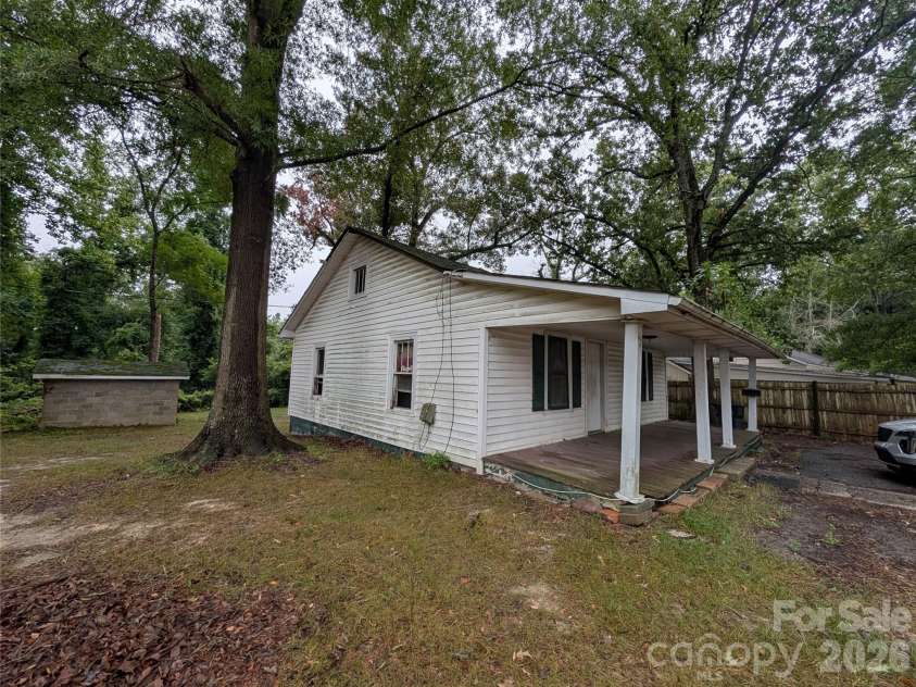 109 Carlton Drive, Cherryville, NC 28021.  MLS# CAR4407803, YatesRealty ID 39963. 