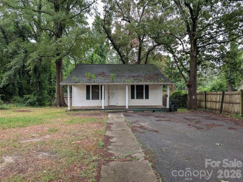 109 Carlton Drive, Cherryville, NC 28021.  MLS# CAR4407803, YatesRealty ID 39963. 