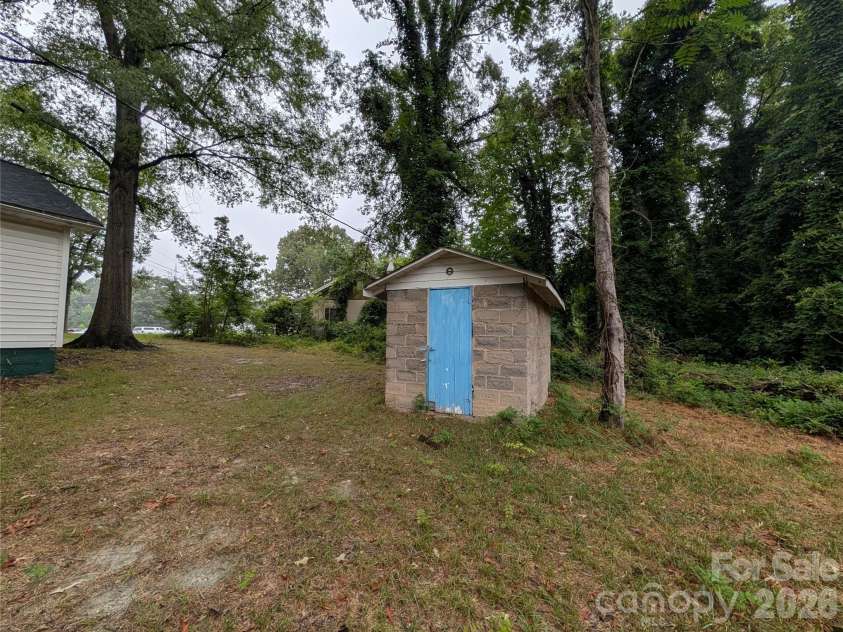 109 Carlton Drive, Cherryville, NC 28021.  MLS# CAR4407803, YatesRealty ID 39963. 