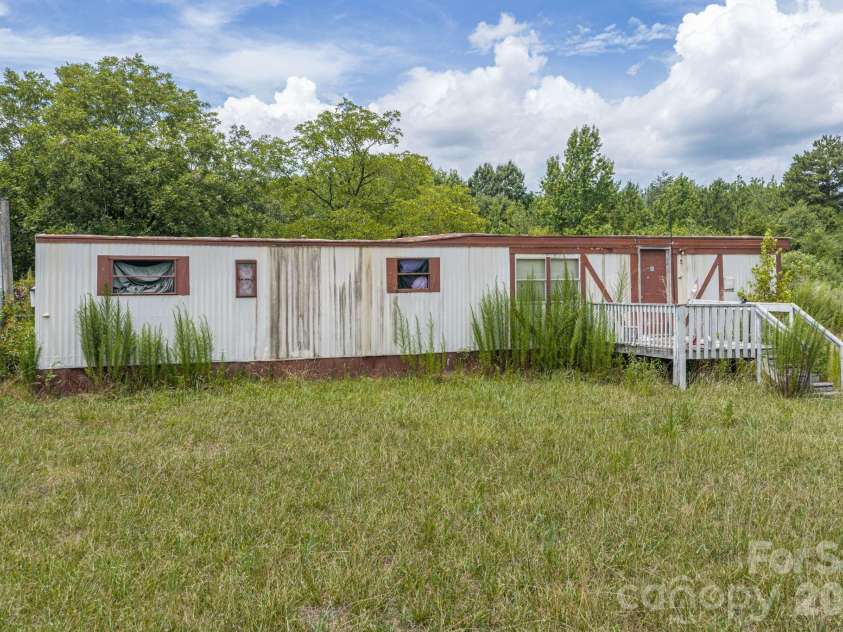 189 Campbell Lane, Lincolnton, NC 28092.  MLS# CAR4407220, YatesRealty ID 39964. Mobile home on site