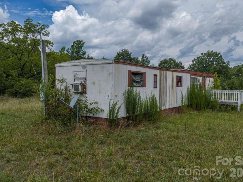 189 Campbell Lane, Lincolnton, NC 28092.  MLS# CAR4407220, YatesRealty ID 39964. Mobile home on site
