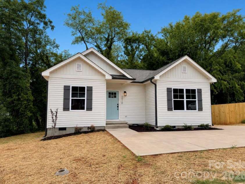1010 John Street, Monroe, NC 28110.  MLS# CAR4407779, YatesRealty ID 39965. 