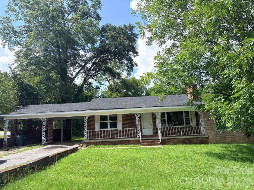 711 Arthur Boulevard, Union, SC 29379.  MLS# CAR4407809, YatesRealty ID 39966. Front