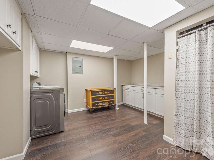 8308 Knights Bridge Road, Charlotte, NC 28210.  MLS# CAR4407815, YatesRealty ID 39967. 