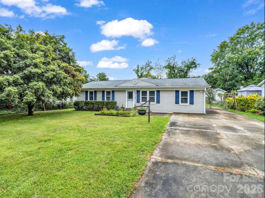 119 Scenic View Drive, Swannanoa, NC 28778.  MLS# CAR4402505, YatesRealty ID 39968. 