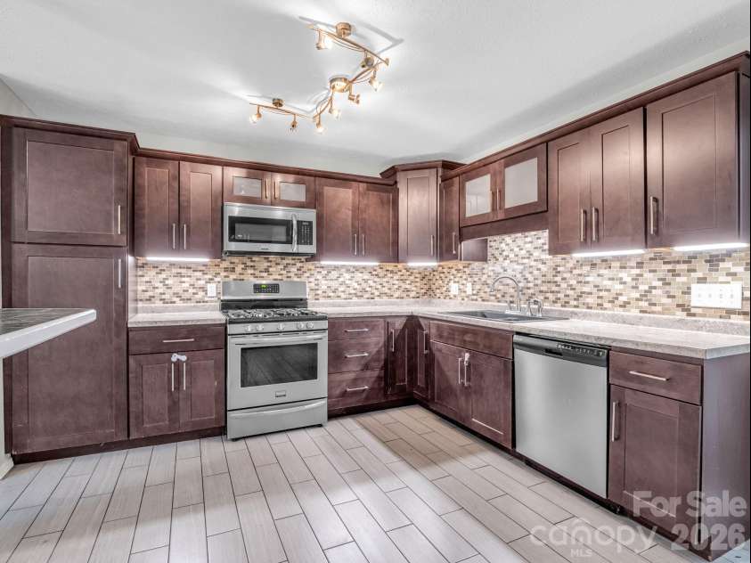 119 Scenic View Drive, Swannanoa, NC 28778.  MLS# CAR4402505, YatesRealty ID 39968. 