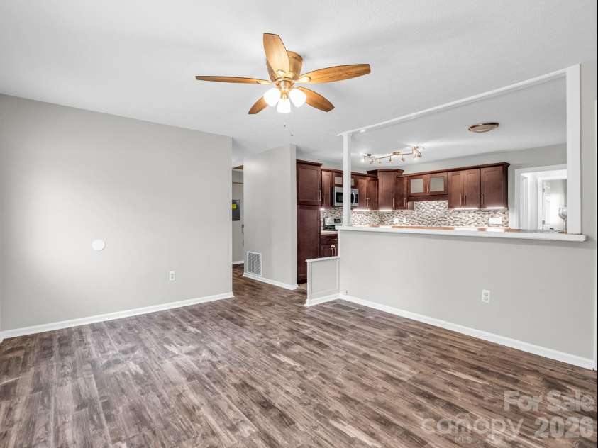 119 Scenic View Drive, Swannanoa, NC 28778.  MLS# CAR4402505, YatesRealty ID 39968. 