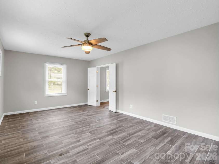 119 Scenic View Drive, Swannanoa, NC 28778.  MLS# CAR4402505, YatesRealty ID 39968. 