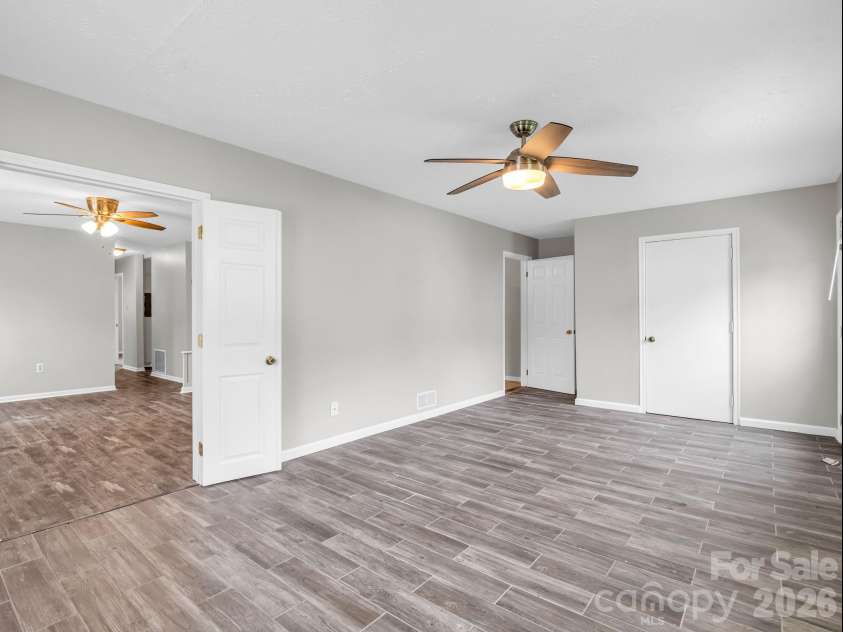 119 Scenic View Drive, Swannanoa, NC 28778.  MLS# CAR4402505, YatesRealty ID 39968. 
