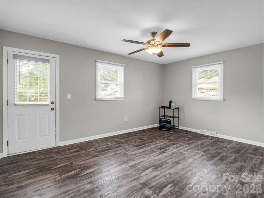 119 Scenic View Drive, Swannanoa, NC 28778.  MLS# CAR4402505, YatesRealty ID 39968. 