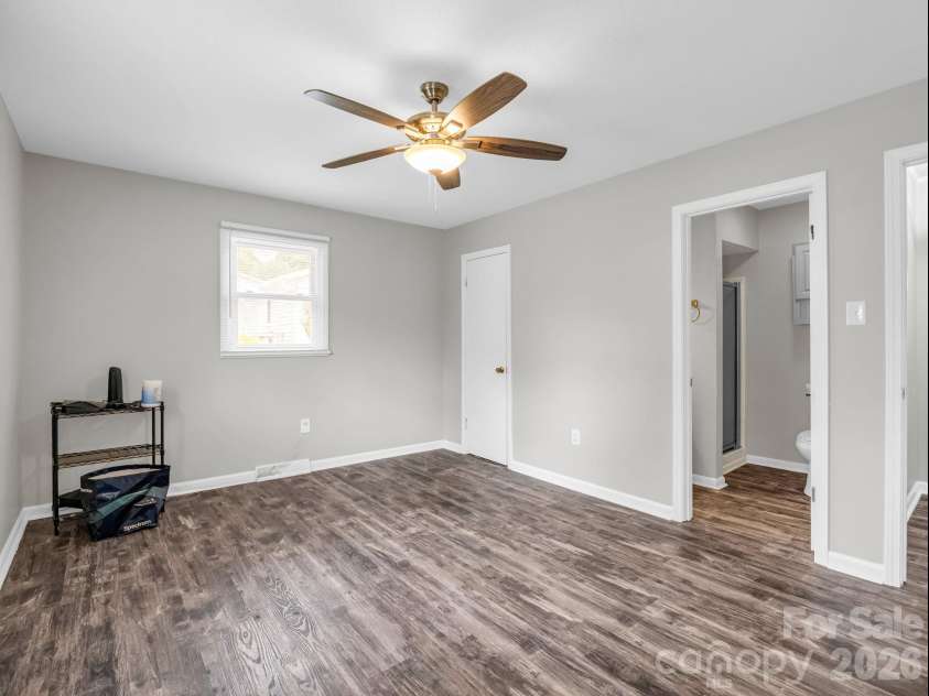 119 Scenic View Drive, Swannanoa, NC 28778.  MLS# CAR4402505, YatesRealty ID 39968. 