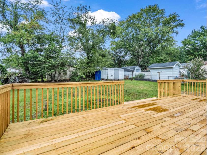 119 Scenic View Drive, Swannanoa, NC 28778.  MLS# CAR4402505, YatesRealty ID 39968. 