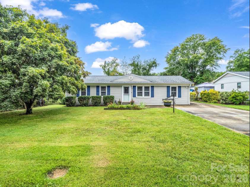 119 Scenic View Drive, Swannanoa, NC 28778.  MLS# CAR4402505, YatesRealty ID 39968. 