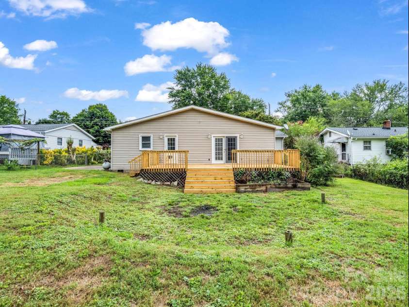 119 Scenic View Drive, Swannanoa, NC 28778.  MLS# CAR4402505, YatesRealty ID 39968. 