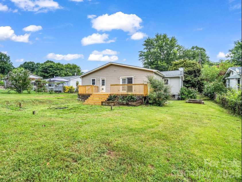 119 Scenic View Drive, Swannanoa, NC 28778.  MLS# CAR4402505, YatesRealty ID 39968. 