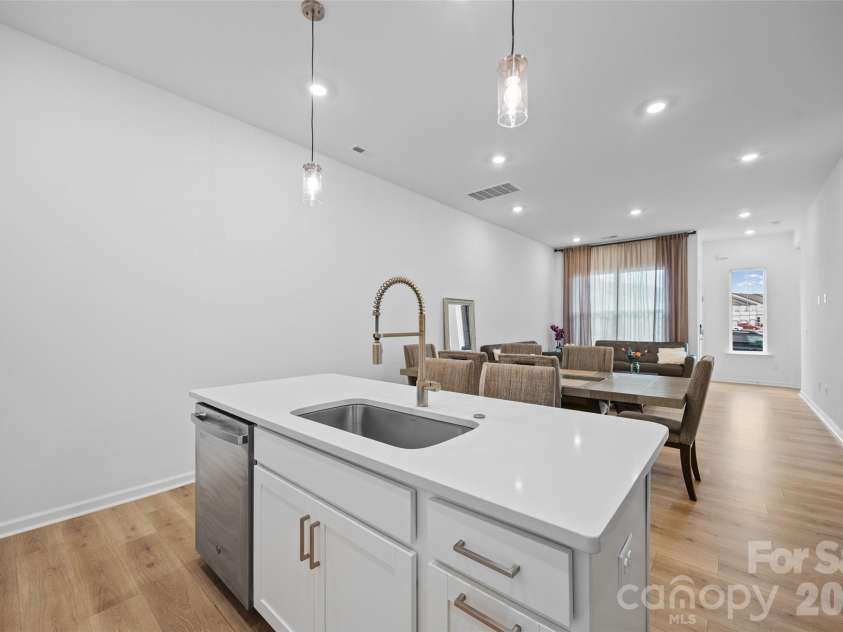 1184 Lost Cove Road, Indian Land, SC 29707.  MLS# CAR4406787, YatesRealty ID 39969. Kitchen