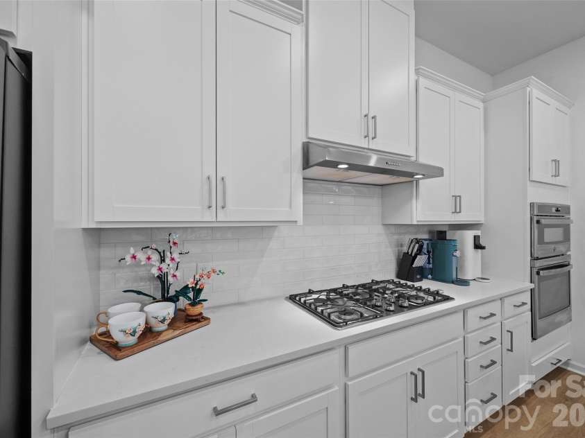 1184 Lost Cove Road, Indian Land, SC 29707.  MLS# CAR4406787, YatesRealty ID 39969. Kitchen