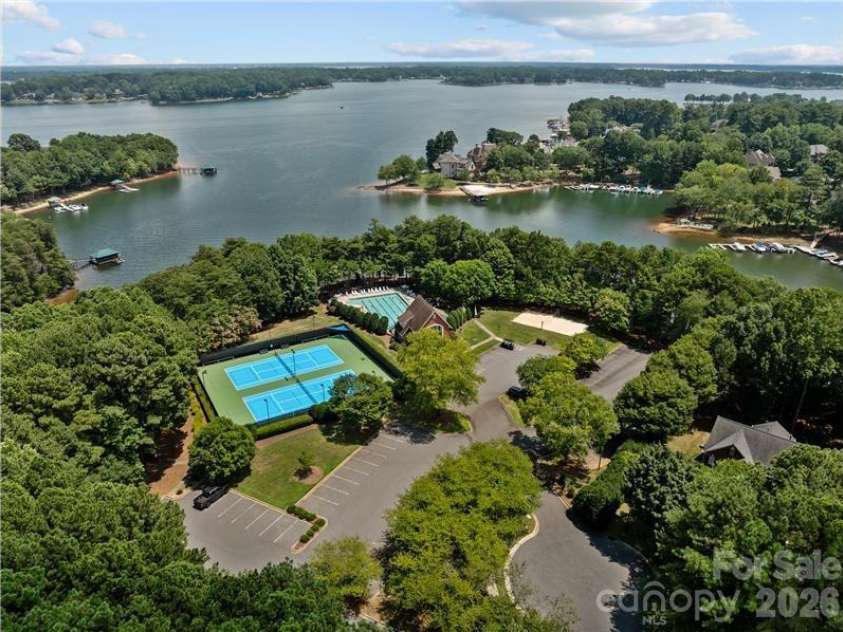 4526 Island Waters Drive, Denver, NC 28037.  MLS# CAR4341162, YatesRealty ID 3997. Community Amenities