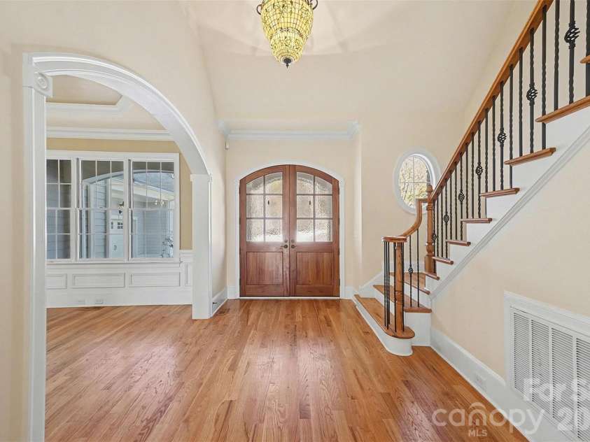 4526 Island Waters Drive, Denver, NC 28037.  MLS# CAR4341162, YatesRealty ID 3997. Entrance Foyer