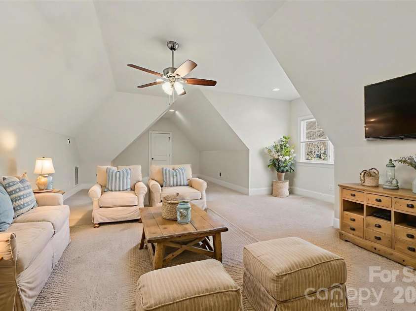 4526 Island Waters Drive, Denver, NC 28037.  MLS# CAR4341162, YatesRealty ID 3997. Upstairs bonus room