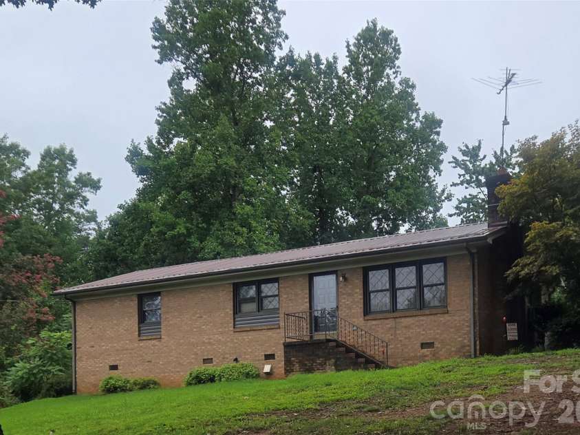 2734 Orchard Street, Newton, NC 28658.  MLS# CAR4407712, YatesRealty ID 39970. 