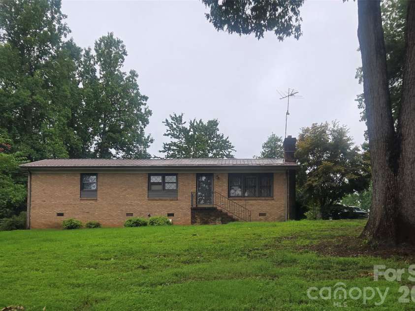 2734 Orchard Street, Newton, NC 28658.  MLS# CAR4407712, YatesRealty ID 39970. 