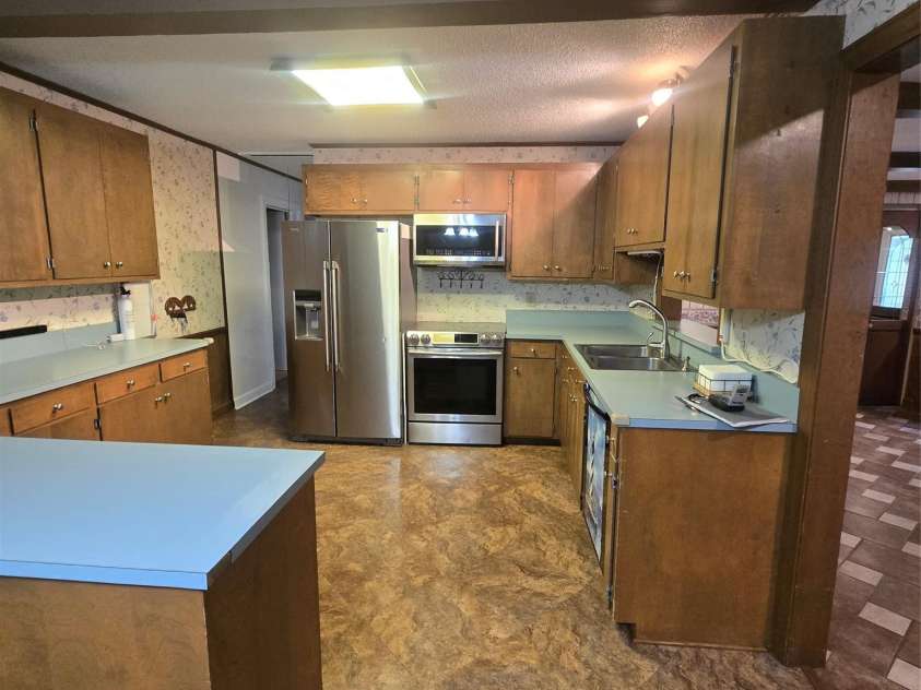 2734 Orchard Street, Newton, NC 28658.  MLS# CAR4407712, YatesRealty ID 39970. 