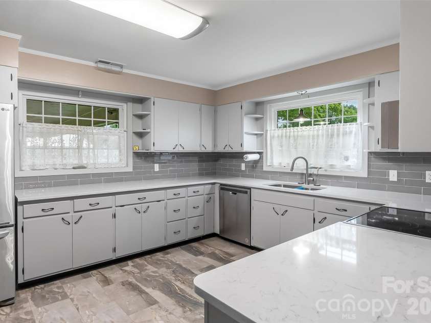 8647 US 221 Highway, Marion, NC 28752.  MLS# CAR4407828, YatesRealty ID 39972. 