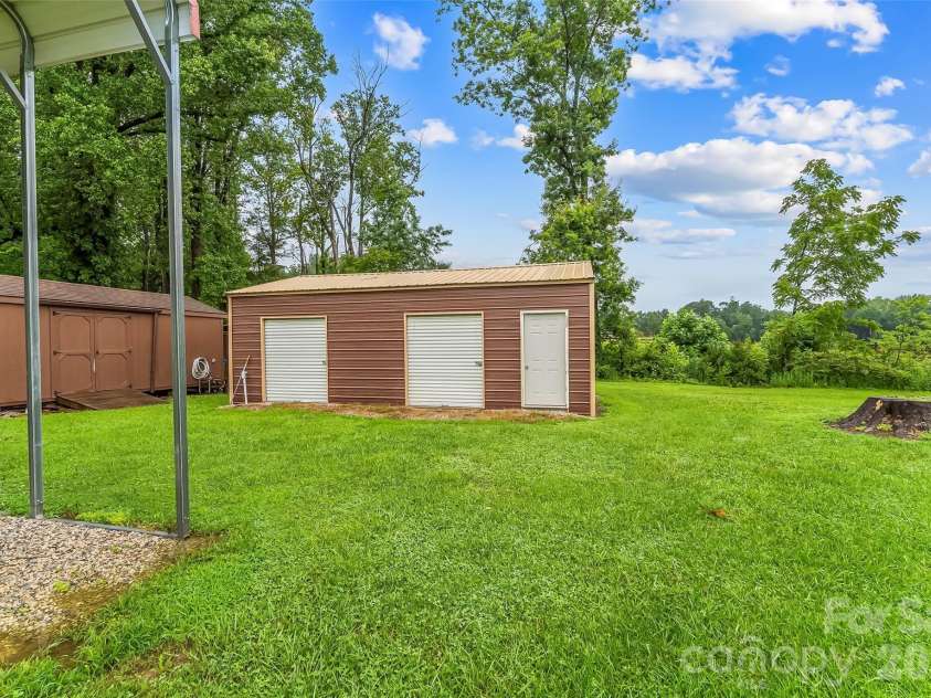 8647 US 221 Highway, Marion, NC 28752.  MLS# CAR4407828, YatesRealty ID 39972. 