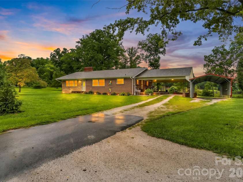 8647 US 221 Highway, Marion, NC 28752.  MLS# CAR4407828, YatesRealty ID 39972. 