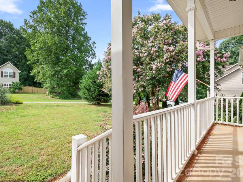 138 Valley Glen Drive, Troutman, NC 28166.  MLS# CAR4406093, YatesRealty ID 39973. 