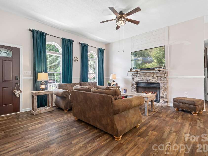 138 Valley Glen Drive, Troutman, NC 28166.  MLS# CAR4406093, YatesRealty ID 39973. 