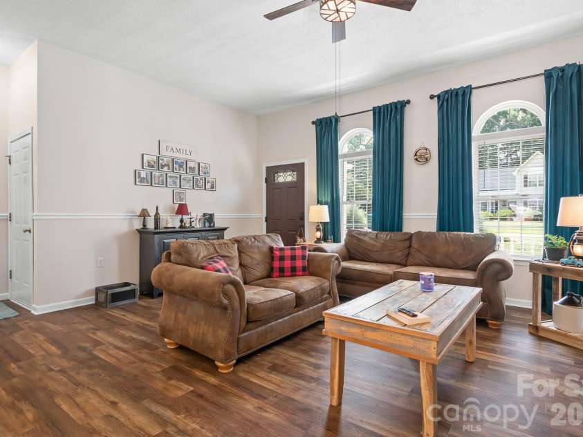 138 Valley Glen Drive, Troutman, NC 28166.  MLS# CAR4406093, YatesRealty ID 39973. 
