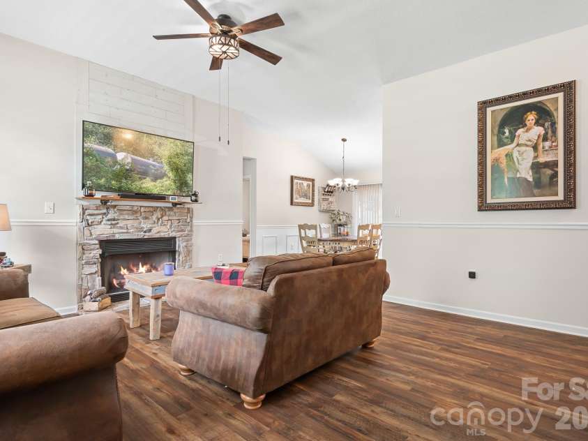 138 Valley Glen Drive, Troutman, NC 28166.  MLS# CAR4406093, YatesRealty ID 39973. 