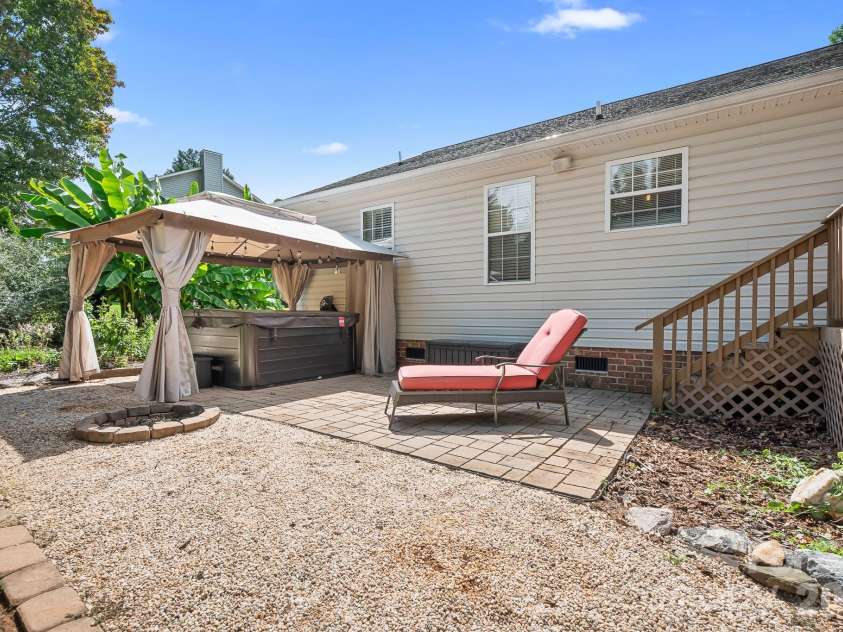 138 Valley Glen Drive, Troutman, NC 28166.  MLS# CAR4406093, YatesRealty ID 39973. 