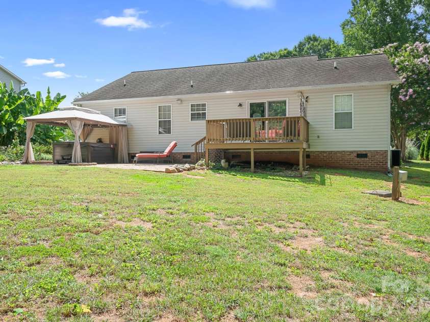 138 Valley Glen Drive, Troutman, NC 28166.  MLS# CAR4406093, YatesRealty ID 39973. 