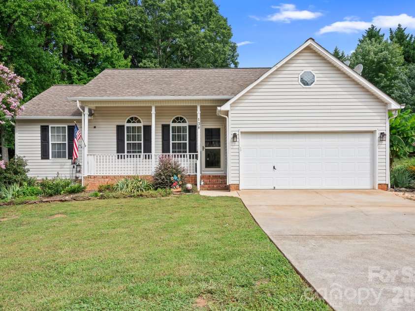 138 Valley Glen Drive, Troutman, NC 28166.  MLS# CAR4406093, YatesRealty ID 39973. 