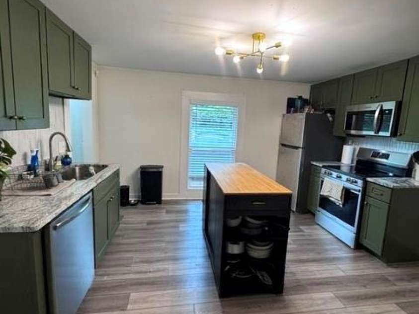 512 Gray Street, Gastonia, NC 28052.  MLS# CAR4407836, YatesRealty ID 39974. 